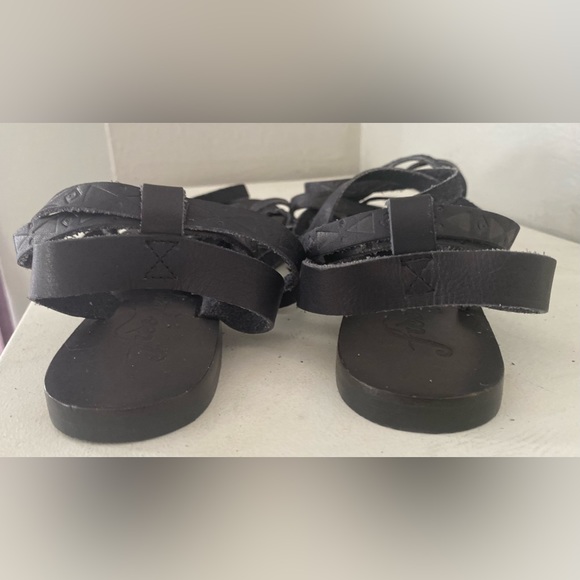 NWT Free People Black Genuine Leather Embossed Ankle Leg Tie Gladiator Sandals 7 - Picture 4 of 6